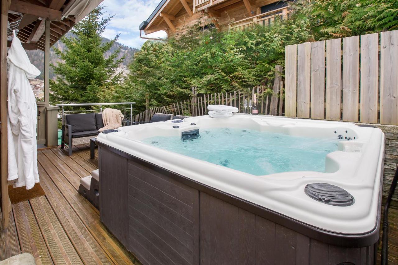 Chalet Muguet Gauche With Hot Tub Sleeps 10 Central Morzine Exterior foto